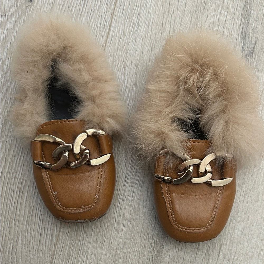 Tan Baby Moccasins with Faux Fur and Gold Chain